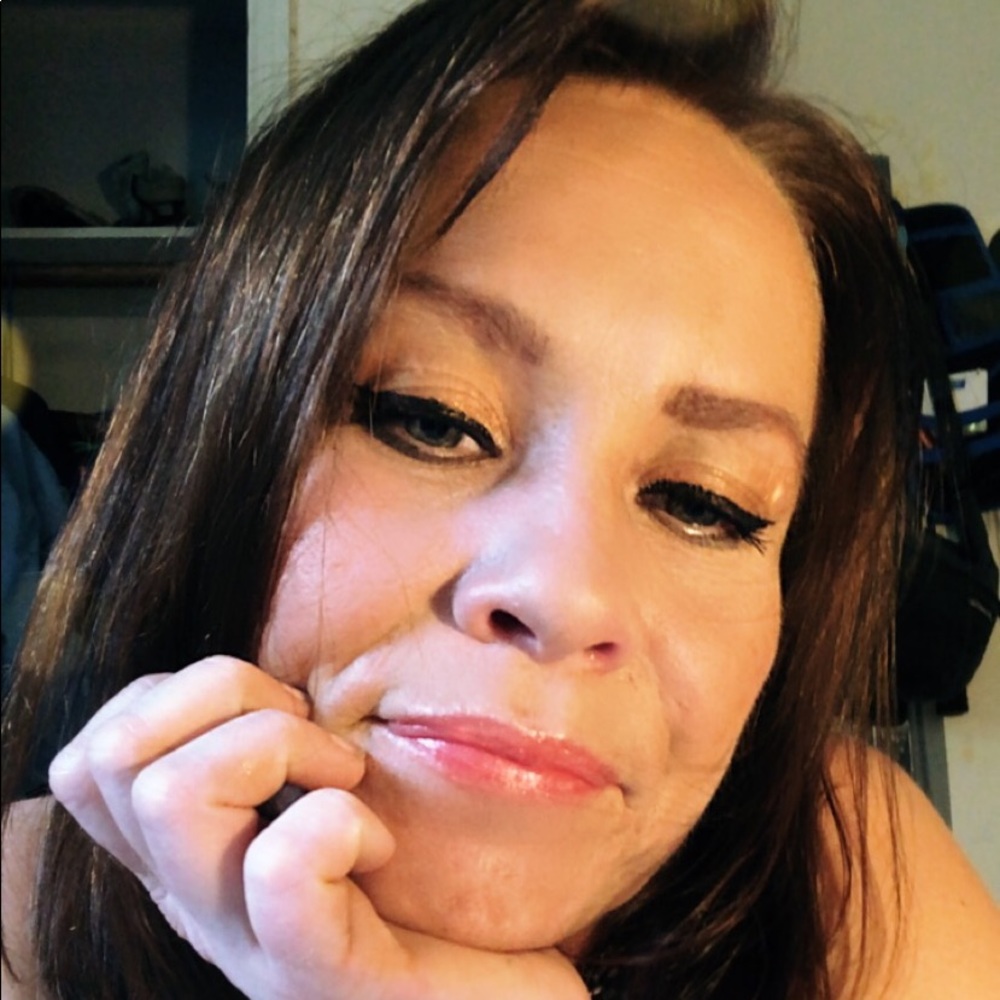 Meet your Posher, Angeline